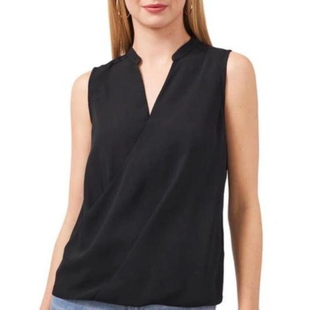 luxury office blouse with clasp at the chest